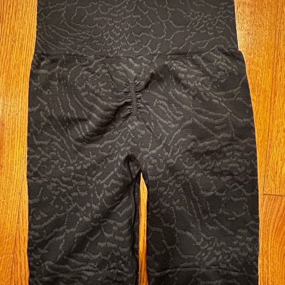 Gymshark Adapt Shorts Animal Print - Picture 4 of 5